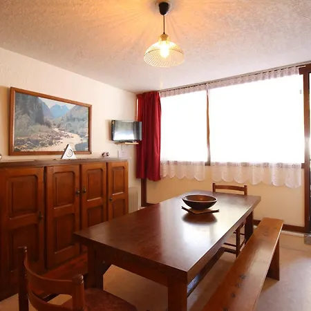 F2 Au Pied Des Pistes Avec Balcon, Parking Et Local A Skis - Fr-1-415-62 Apartamento *